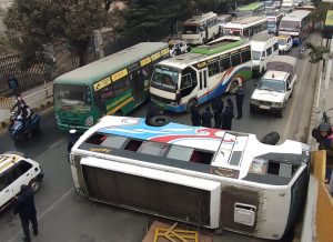 काठमाडौंको भद्रकाली नजिक बिहिबार बिहान बस दुर्घटना