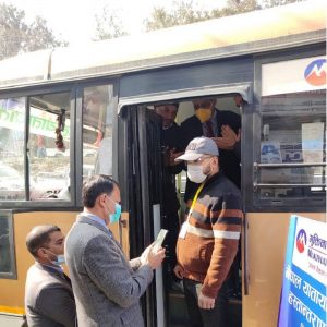 नेपाल यातायातमा मुक्तिनाथ बैंकका ग्राहकले क्युआर काेड मार्फत भाडा तिर्न सक्ने नेपाल यातायातमा मुक्तिनाथ बैंकका ग्राहकले क्युआर काेड मार्फत भाडा तिर्न सक्ने