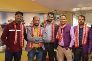 उत्सव चौँलागाईको नेतृत्वमा ५० जना स्वास्थ्यकर्मी नेकपा एमाले प्रवेश उत्सव चौँलागाईको नेतृत्वमा ५० जना स्वास्थ्यकर्मी नेकपा एमाले प्रवेश