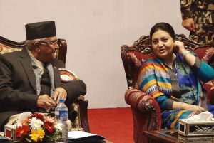 देउवा भन्दा अगाडि नै प्रधानमन्त्री ओली शीतल निवासमा! देउवा भन्दा अगाडि नै प्रधानमन्त्री ओली शीतल निवासमा!