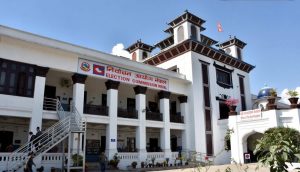 उम्मेदवार फेर्न अवसरै अवसर