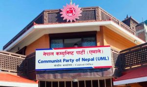 तीनथरी मतदाता फकाउँदै एमाले
