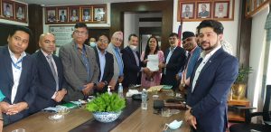 ऋण प्रवाहमा हाल कायम व्याजदर घटाउन लघुवित्त संस्थाहरुलाई अर्थमन्त्री शर्माकाे आग्रह