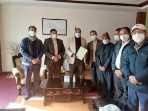 शिक्षक अस्पतालका लागि जग्गा : समितिले बुझायो चितवन उपयुक्त हुने प्रतिवेदन शिक्षक अस्पतालका लागि जग्गा : समितिले बुझायो चितवन उपयुक्त हुने प्रतिवेदन