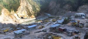 अरुण तेस्रो मुआब्जा विवाद ,काम सात दिनदेखि ठप्प अरुण तेस्रो मुआब्जा विवाद ,काम सात दिनदेखि ठप्प