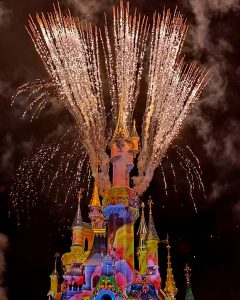 OPPO Teams Up with Disneyland(R) Paris to “Empower Every Moment” with Inspirational After Dark Photography