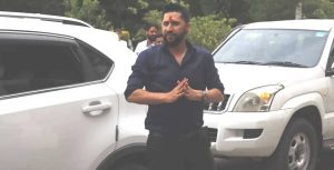 बालुवाटारमा गृहमन्त्री लामिछाने , खुल्ला त ठुला फाईल ? बालुवाटारमा गृहमन्त्री लामिछाने , खुल्ला त ठुला फाईल ?
