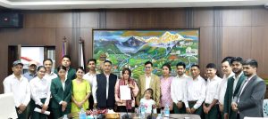नेपाल आइडलको फाईनलिष्ट गङ्गालाई जिताउन समाजसेवी भरत पराजुलीको अनुरोध 