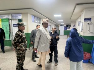हेटौँडा अस्पतालमा मुख्यमन्त्री बानियाँको छड्के अनुगमन, डिउटीमा डाक्टर अनुपस्थित भेटिए हेटौँडा अस्पतालमा मुख्यमन्त्री बानियाँको छड्के अनुगमन, डिउटीमा डाक्टर अनुपस्थित भेटिए