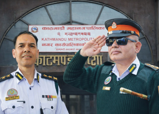 काठमाडौंमा फेरि अवैध बोर्डहरुको बिगबिगी:महानगरकै कर्मचारी र व्यवसायीहरुबीच मिलेमतोको आशंका