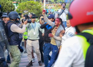 एमालेको प्रदर्शनले माइतीघर अस्तव्यस्त, केही आन्दोलनकारी घाइते(फोटो फिचर)