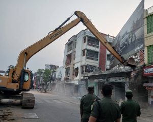 मुख्य सडक विस्तार सुरु, डोजर चलाएर काम अगाडि बढाइयो