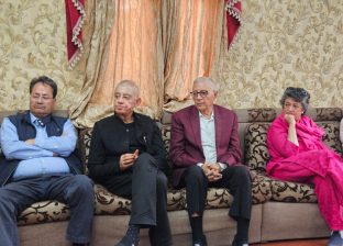 डा. शेखर कोइरालाले गरे आफू निकट नेताहरुसँग अलग्गै छलफल