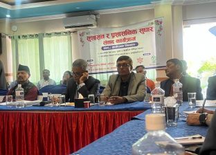 प्रशासनविद्हरू भन्छन् : कर्मचारीतन्त्रमा ‘फेरि अर्को मुर्गा आयो प्रवृत्ति हाबी
