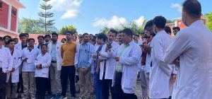 देशभर स्वास्थ्य सेवा ठप्प, सरकारमाथि दबाब बढ्यो देशभर स्वास्थ्य सेवा ठप्प, सरकारमाथि दबाब बढ्यो
