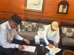 एमाले–नेकपाको ३ बुँदे सहमति, नयाँ राजनीतिक समीकरणले बढायो सत्ता समीकरणको तरंग एमाले–नेकपाको ३ बुँदे सहमति, नयाँ राजनीतिक समीकरणले बढायो सत्ता समीकरणको तरंग