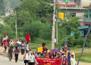सर्लाहीको हरिवन आइपुग्यो मिटरब्याज पीडितको न्याय मार्च सर्लाहीको हरिवन आइपुग्यो मिटरब्याज पीडितको न्याय मार्च
