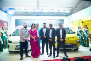 नाइमा एक्स्पोमा बुकिङ गर्दा नयाँ पञ्च ईभी ३२.९९ लाखमै, साथमा ११ वर्षको विशेष वारेन्टी! नाइमा एक्स्पोमा बुकिङ गर्दा नयाँ पञ्च ईभी ३२.९९ लाखमै, साथमा ११ वर्षको विशेष वारेन्टी!