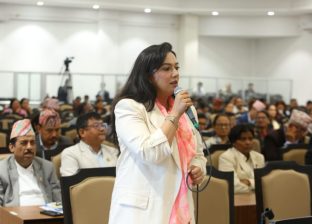आईसीयूमा उपचाररत इन्टर्न डाक्टरको माग तत्काल पूरा गर्न सांसद ओलीको सरकारसँग आग्रह आईसीयूमा उपचाररत इन्टर्न डाक्टरको माग तत्काल पूरा गर्न सांसद ओलीको सरकारसँग आग्रह