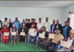 डढेलधुराको अजयमेरुमा लालपुर्जा वितरण, ७ अव्यवस्थित परिवार बने जग्गाधनी डढेलधुराको अजयमेरुमा लालपुर्जा वितरण, ७ अव्यवस्थित परिवार बने जग्गाधनी