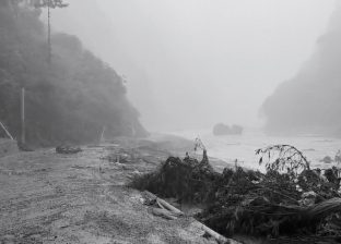 चीनमा बाढी र पहिरोको वितण्डा : नेपाल जोड्ने जिरोङ नाका अवरुद्ध, २२ हजारभन्दा बढी विस्थापित चीनमा बाढी र पहिरोको वितण्डा : नेपाल जोड्ने जिरोङ नाका अवरुद्ध, २२ हजारभन्दा बढी विस्थापित