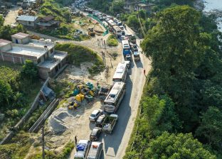 पृथ्वी राजमार्ग सञ्चालनमा, गल्छी–मलेखु खण्डमा अत्यावश्यक सवारीसाधन आवागमन सुचारु पृथ्वी राजमार्ग सञ्चालनमा, गल्छी–मलेखु खण्डमा अत्यावश्यक सवारीसाधन आवागमन सुचारु