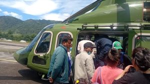 जटिल अवस्थामा रहेकी गर्भवतीसहित दुई जनाको सफल हवाई उद्धार जटिल अवस्थामा रहेकी गर्भवतीसहित दुई जनाको सफल हवाई उद्धार