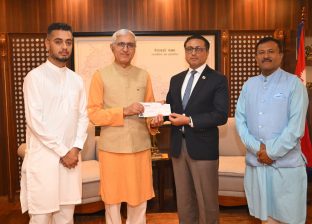 विपद् पीडितको साथमा जीवन विज्ञान : प्रधानमन्त्री दैवी प्रकोप उद्धार कोषमा २५ लाख सहयोग
