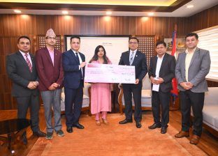 प्रभु बैंकद्वारा प्रधानमन्त्री दैवी प्रकोप उद्धार कोषमा २ करोड ११ लाख ११ हजार १११ रुपैयाँ सहयोग