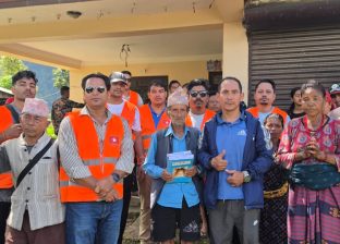 बाढीपीडितको साथमा युवा संघ नेपाल, नुवाकोटमा राहत सामग्री हस्तान्तरण बाढीपीडितको साथमा युवा संघ नेपाल, नुवाकोटमा राहत सामग्री हस्तान्तरण