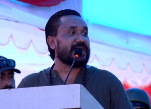 सहीद परिवारलाई सुनारको सान्तवना : ‘तिम्रो छोराले गोली खाएर देशले सिटामोल खान पायो’