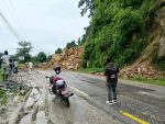महेन्द्र राजमार्गको रजैया क्षेत्रमा पहिरो, प्रहरी टोली घटनास्थलमा