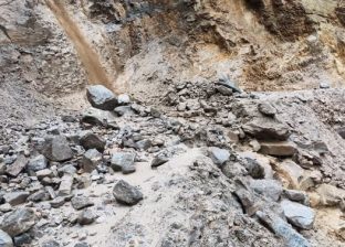 भारी वर्षाले कर्णालीका छ जिल्लाका सडकहरू अवरुद्ध भारी वर्षाले कर्णालीका छ जिल्लाका सडकहरू अवरुद्ध