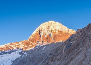 रसुवागढी नाका बन्दहुँदा कैलाश मानसरोवर यात्राको भार तातोपानी र हिल्सा तर्फ रसुवागढी नाका बन्दहुँदा कैलाश मानसरोवर यात्राको भार तातोपानी र हिल्सा तर्फ