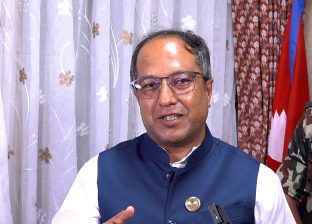उद्योगमन्त्री साहद्वारा पदभार ग्रहण, पूर्वमन्त्रीसँग छलफल गरेर मात्र नयाँ योजना अघि बढाउने