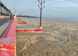 कोशी ब्यारेजमा पानीको बहाव एक लाख ६५ हजार क्युसेक प्रतिसेकेण्ड, २३ ढोका खुला