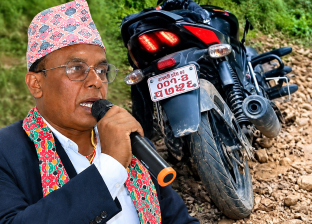 बाउ सरकारी हाकिम, छोरालाई सरकारी मोटरसाइकल ! 