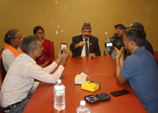 दिनेश त्रिपाठीको प्रश्न : आनीको नियुक्तिविरुद्ध बोल्दा नागरिक पक्राउ, सरकार संविधानभन्दा माथि छ ? दिनेश त्रिपाठीको प्रश्न : आनीको नियुक्तिविरुद्ध बोल्दा नागरिक पक्राउ, सरकार संविधानभन्दा माथि छ ?