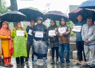 प्रहरी धरपकड र पक्राउविरुद्ध पत्रकारहरु सडकमा