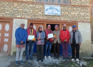 कर्णालीबाट पहिलो पटक विद्यावारिधि गर्ने पत्रकार डा.एलपी देवकोटा सम्मानित